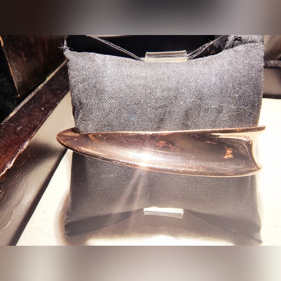 Luxury Smooth wave rose champagne gold bangle bracelet - Picture 6 of 7